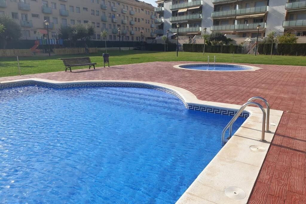 קובייס Apartamento Para 5 Personas Frente Al Mar Con Piscina Y Parking מראה חיצוני תמונה