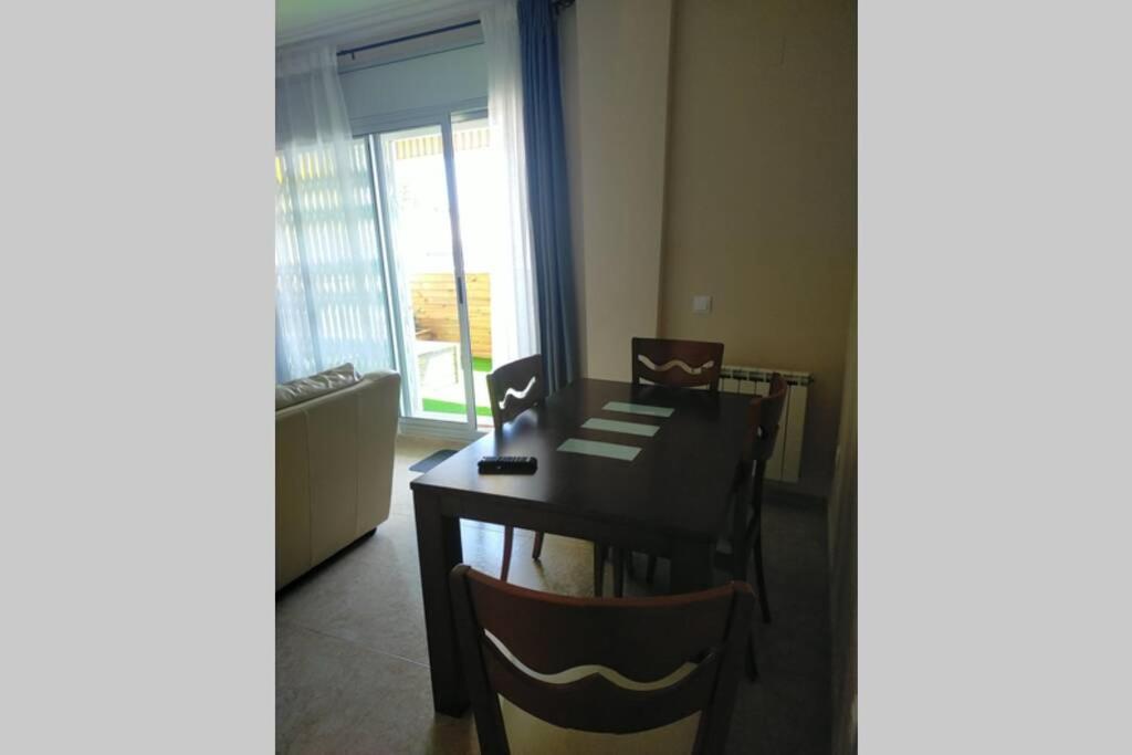 קובייס Apartamento Para 5 Personas Frente Al Mar Con Piscina Y Parking מראה חיצוני תמונה